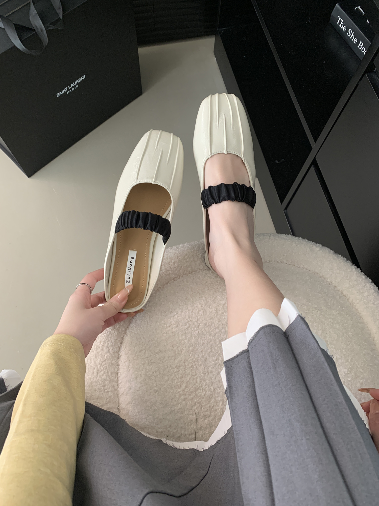 2025 Spring Summer New Square Toe Pleated Shallow Mouth Half Slippers Women's Outer Wear Chunky Heel Soft Leather Mules - Image 4